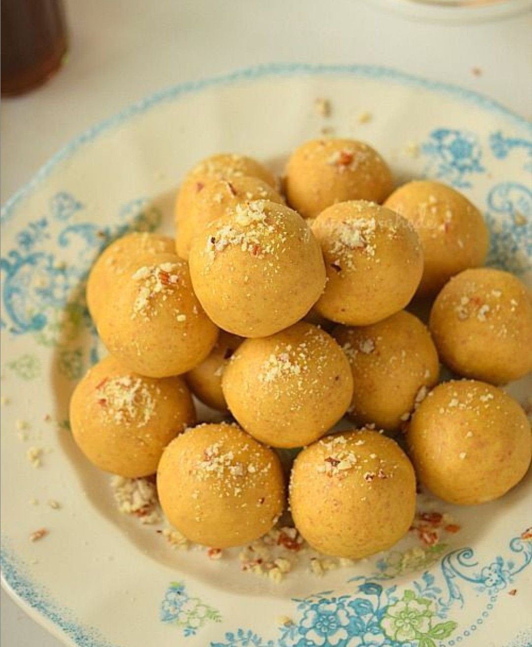 Besan Ladoo  - बेसन  लड्डू Jain
